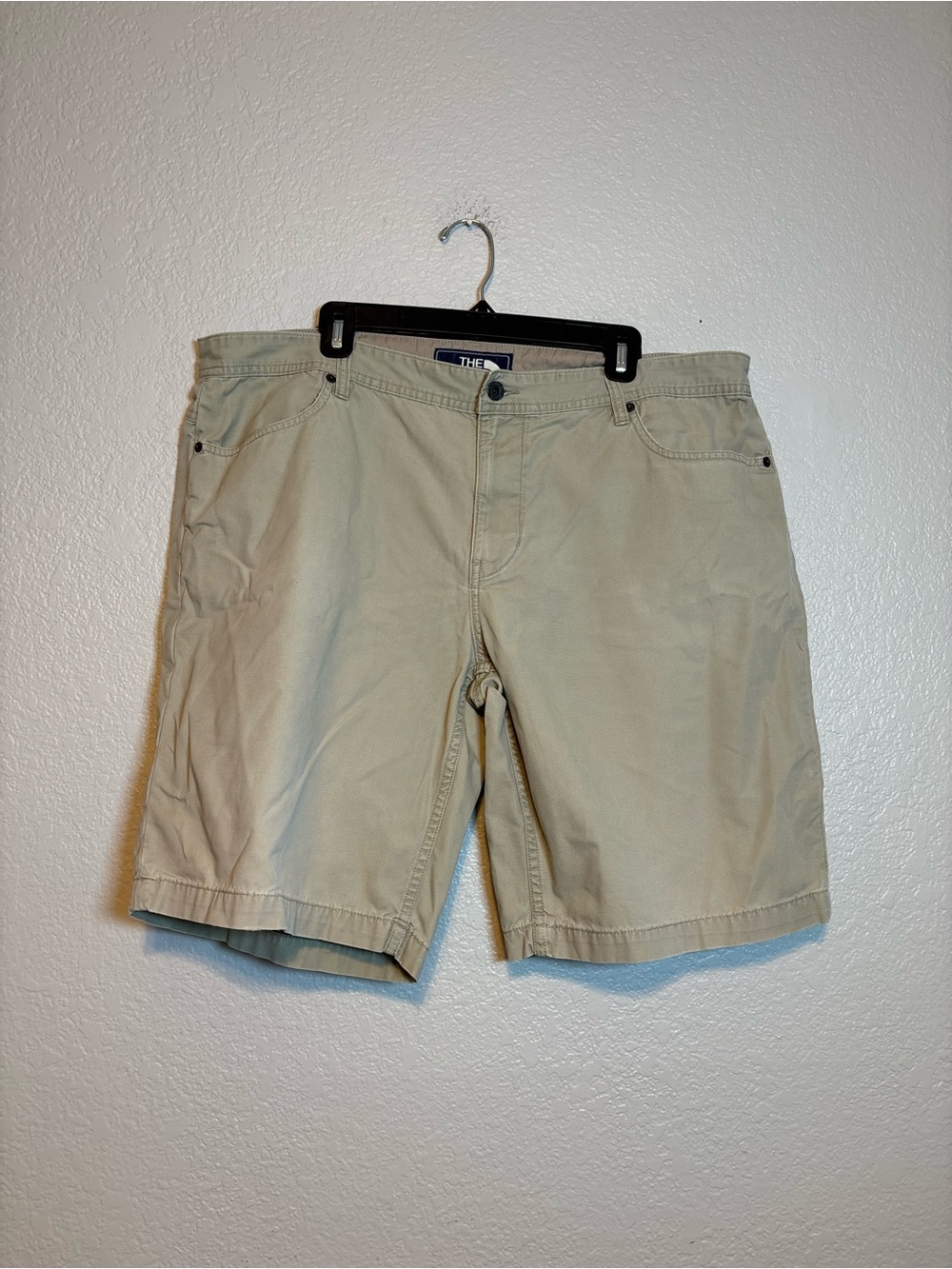 The North Face Khaki Shorts Men 40 outdoor hiking casual